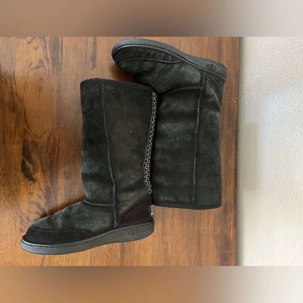 Vtg Original UGG Australia Boots Black Suede Shearling Embroidered Stitching